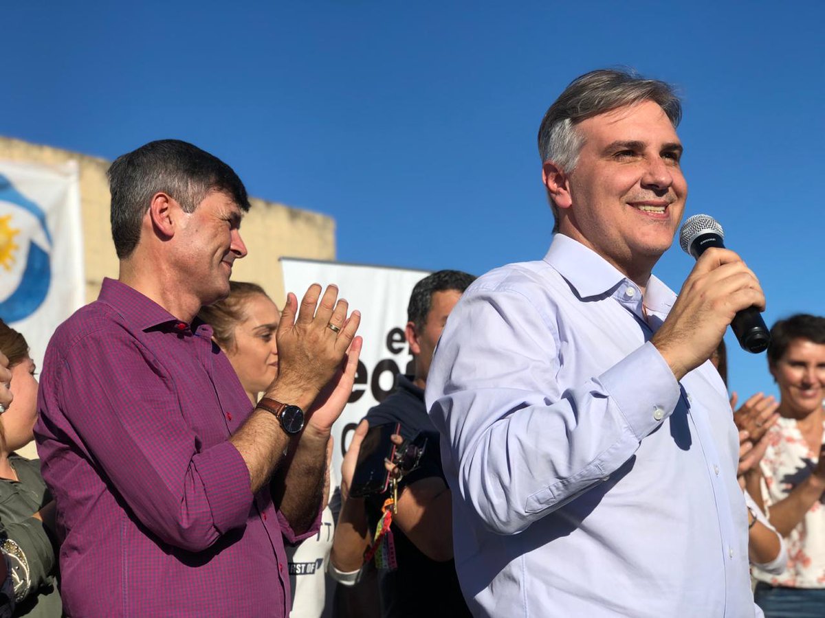 AhoraMartin's tweet photo. Disfrutando la tarde en ciudad de los cuartetos, conversando con vecinos y vecinas del barrio

Se siente en cada calle y en cada plaza, la ciudad que queremos esta cada vez más cerca. https://t.co/2NEUVakTM7