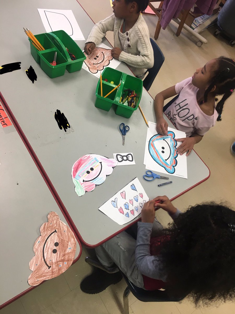 MsHaker_IAA's tweet photo. Hard at word designing cards for Mother’s Day! “If you give a mom a muffin she will.....” We are so happy to create a card to thank our moms for all the wonderful things they do for us! #MLKdreamteam #kindercanwrite @ElemScsd https://t.co/ymOdpyVA4D