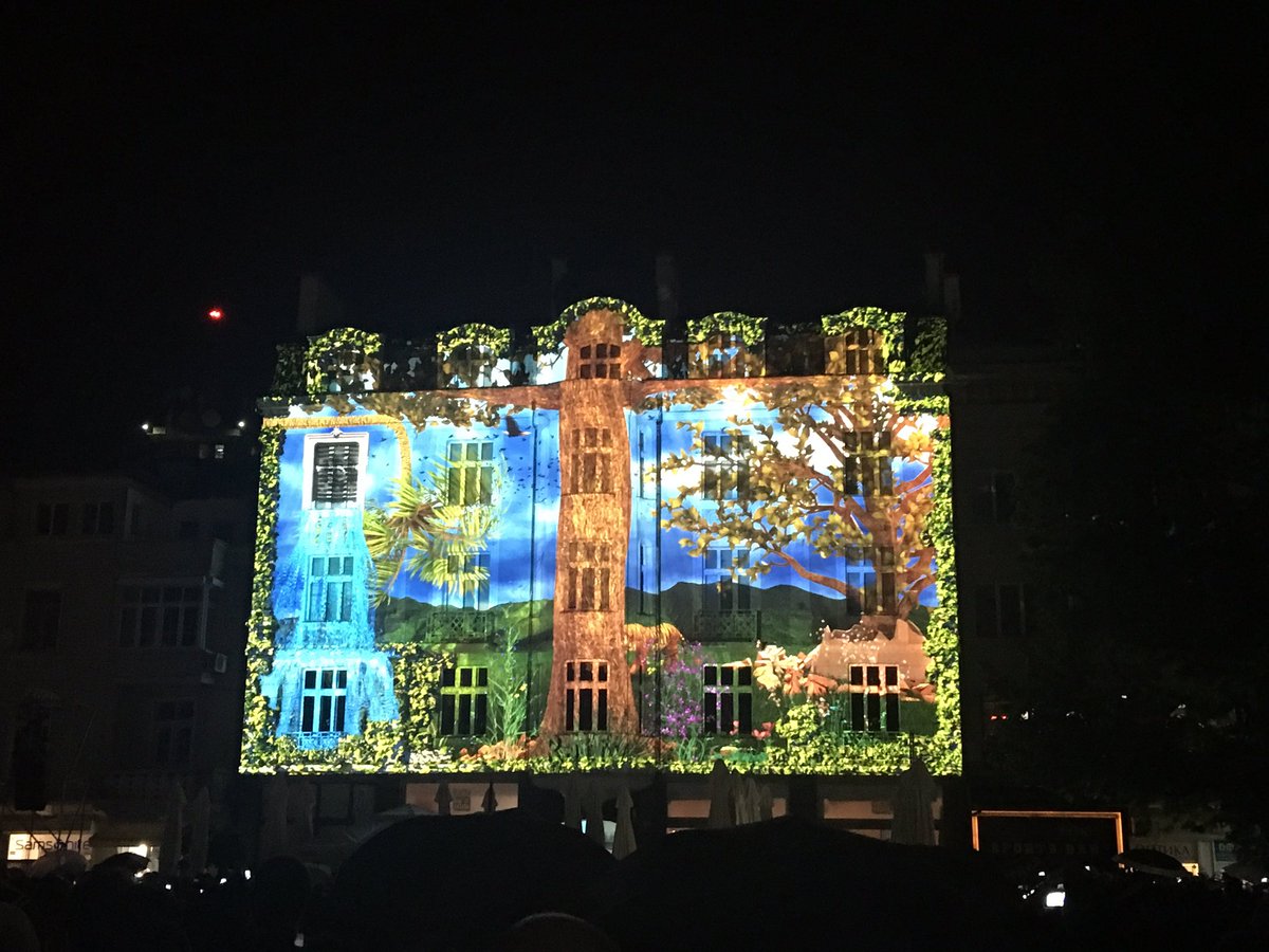 Niki_Raishinov's tweet photo. #lightfestival #mapping #plovdiv2019 #3D #9May2019 https://t.co/GkOt4GDTy4