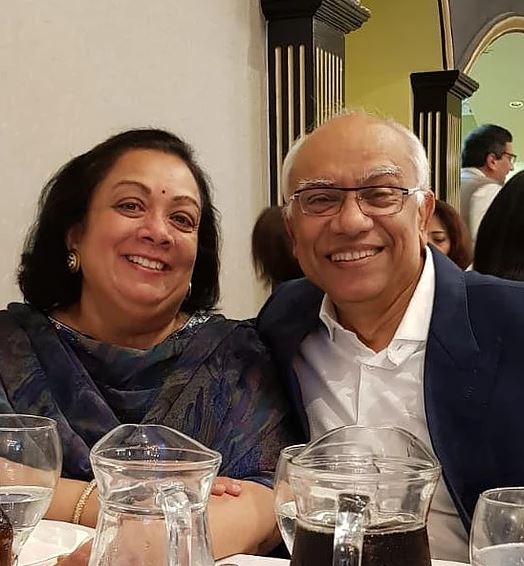 CR_UK's tweet image. “The battle I was fighting inside could only be won by me, with a positive attitude and determination to move forward.” This is #CancerRightNow for Asha, after being diagnosed with breast cancer. Share your story: po.st/mNcISm