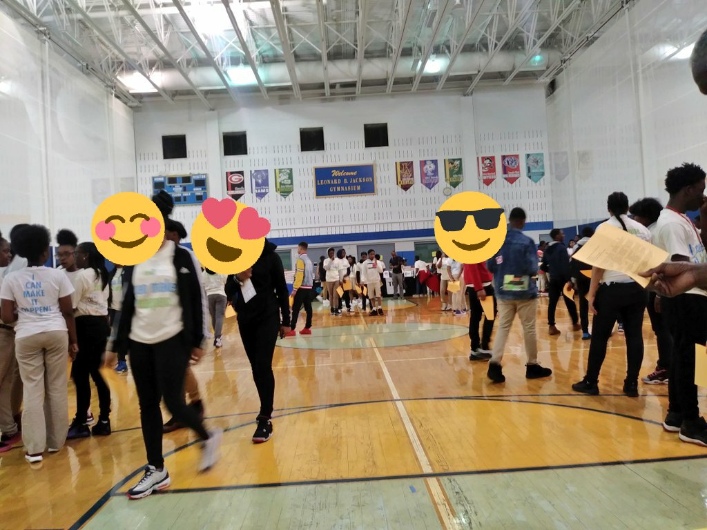 kmahov66's tweet photo. Reflections on Day 2 of #True2U and #TeacherAppreciationWeek. There's special place in the afterlife for middle school teachers! Here's to a great day with the second cohort of 800 rising 9th grade students! Tomorrow is cohort 3! #crazyscilady @CLEMetroSchools https://t.co/2KwGhEWYcC