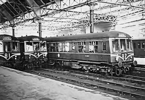 RailwayCentral's tweet image. A trio of #Class108 #DMU's #LiverpoolCentral in the early 1960s 📸#AlanPoole #Liverpool.... @RailwayCentral