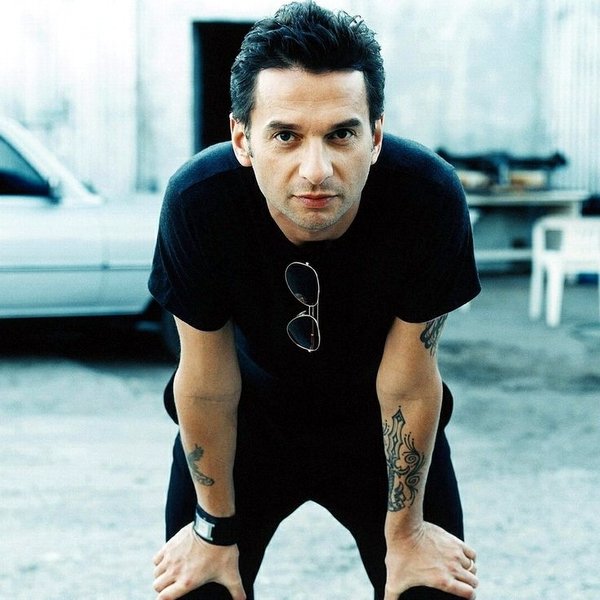 Happy Birthday Dave Gahan 

Depeche Mode - Enjoy the Silence

 