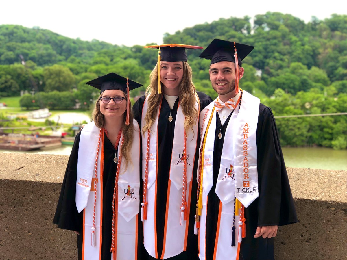 mostly_trying's tweet image. #utgrad2019 hey we did a thing!