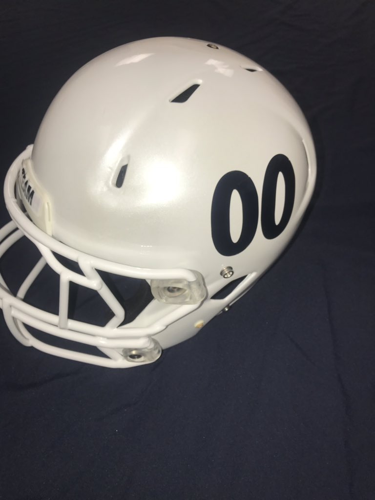 CoachBeauchamp's tweet photo. New year, new helmet: pearl white, white face mask, chrome logo on right, chrome number on left, sursum ad summum on back, TEAM on front! 🦅🏈🔥💪🏽 https://t.co/qV3VN3LmB6