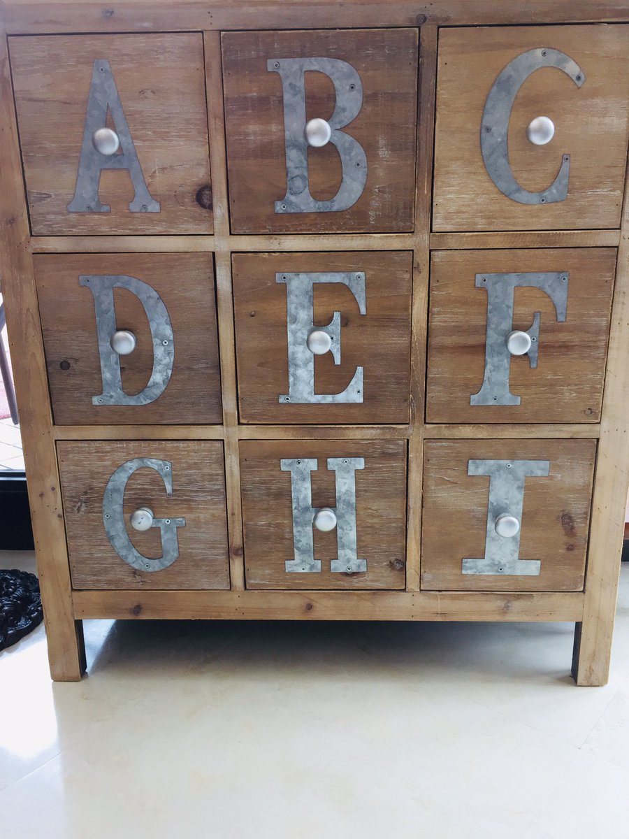 家具のハセガワ Na Twitteru アルファベットチェスト メタル文字が アクセントになっております 今期トレンドのボタニカルインテリアにもぴったり サイズは幅75 35 81 5センチ 家具 北見 アルファベット 家具のハセガワ