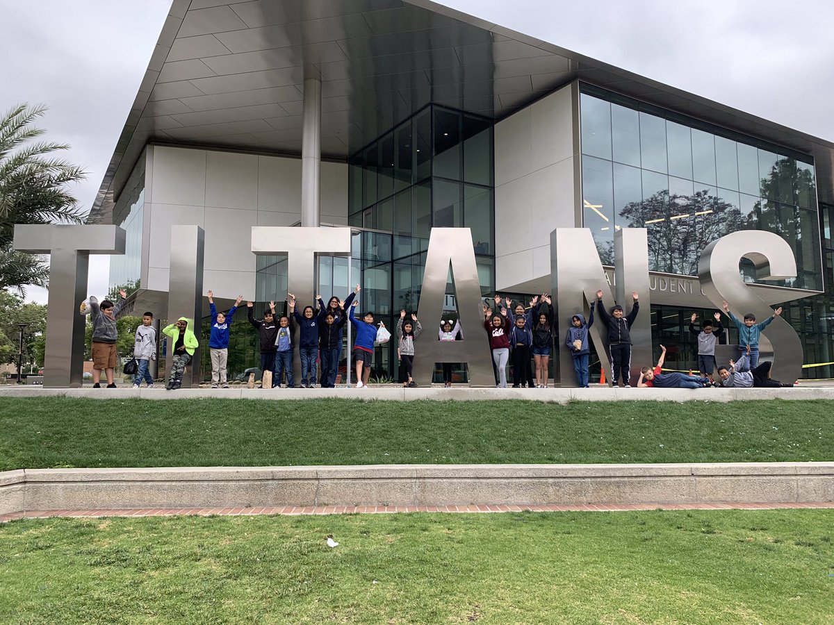 MoffittMustangs's tweet photo. Moffitt 4th graders tour Cal State Fullerton.  Mustangs are college bound! #nlmusd https://t.co/d3ZupNKdE0
