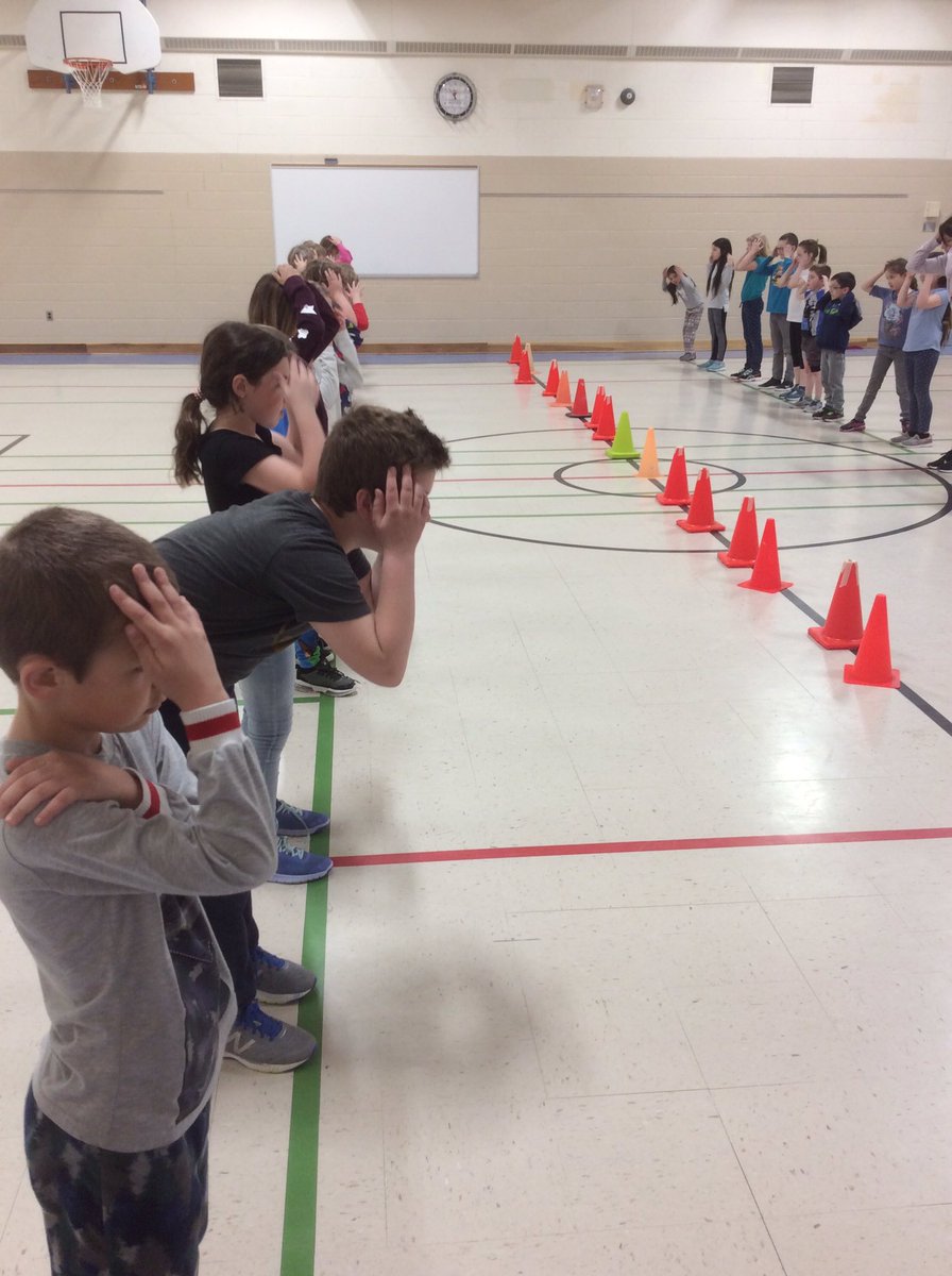 jcookbrookside's tweet photo. Shout out to Adrienne for a heart pumping tabata workout to keep our bodies strong!💪🏼 @GoderichFBBC @KincardineFBBC #MentalHealthAwareness #iAMwell @yourschools @BrooksidePS #grade3and4 https://t.co/fSyJjp6z1W