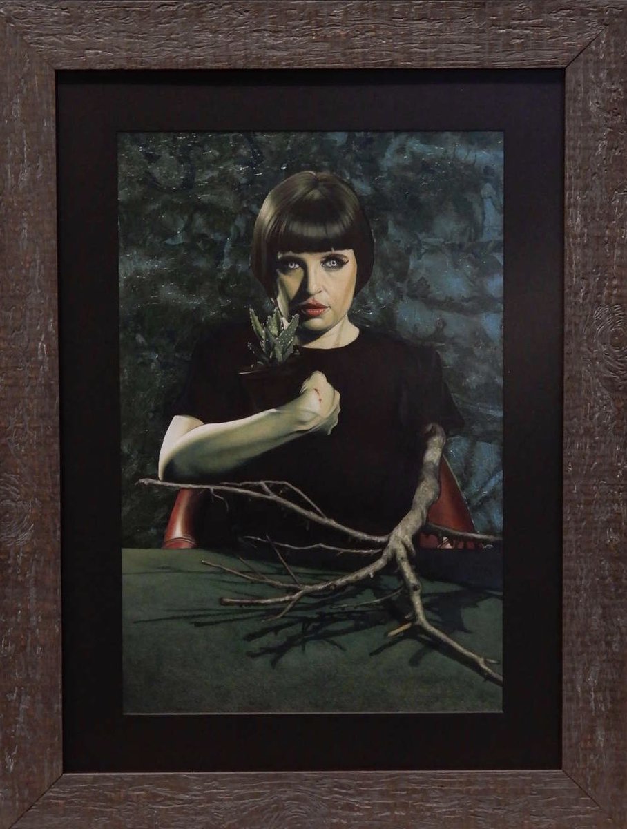 _tomopoly's tweet photo. I chose a wooden style frame mold which matched the figure's branch-arm so it looked like she had been harvested to frame her own portrait. #daphneandapollo #gaiareborn #framedwork @URBANNATIONBLN @BeautifulBzarre https://t.co/3dCvisTFzv
