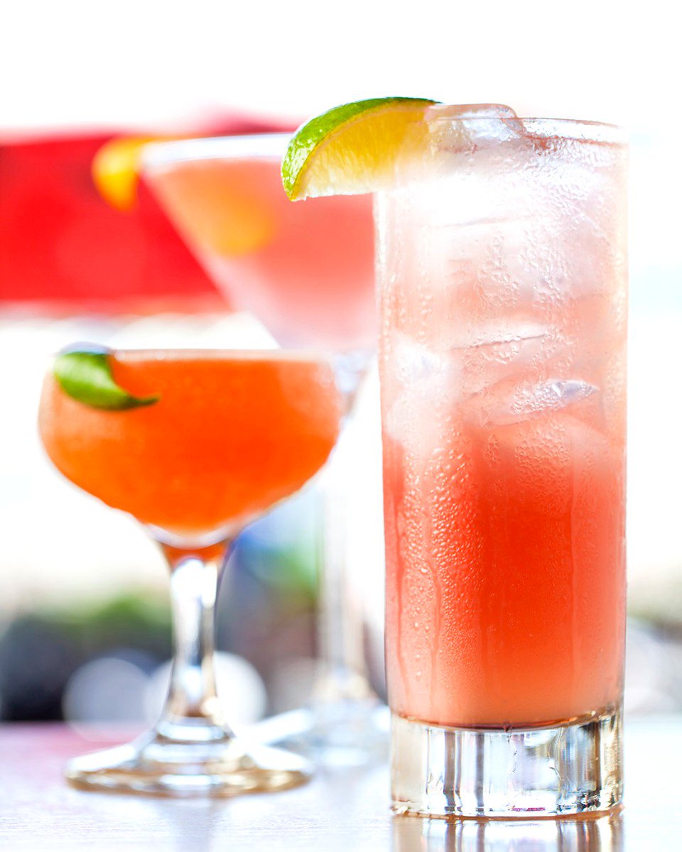 What's your mom's favorite cocktail?? 🍸🍹 #mothersday #may12