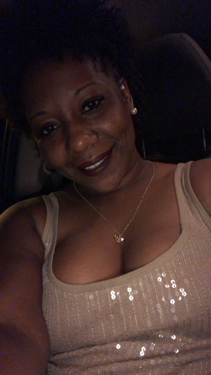 luvinme79's tweet photo. What will the night bring #naturalhair #melaninpoppin #lovingallofme #BlackGirlMagic #naturalgirls2019 https://t.co/s7Lgzmxcjy