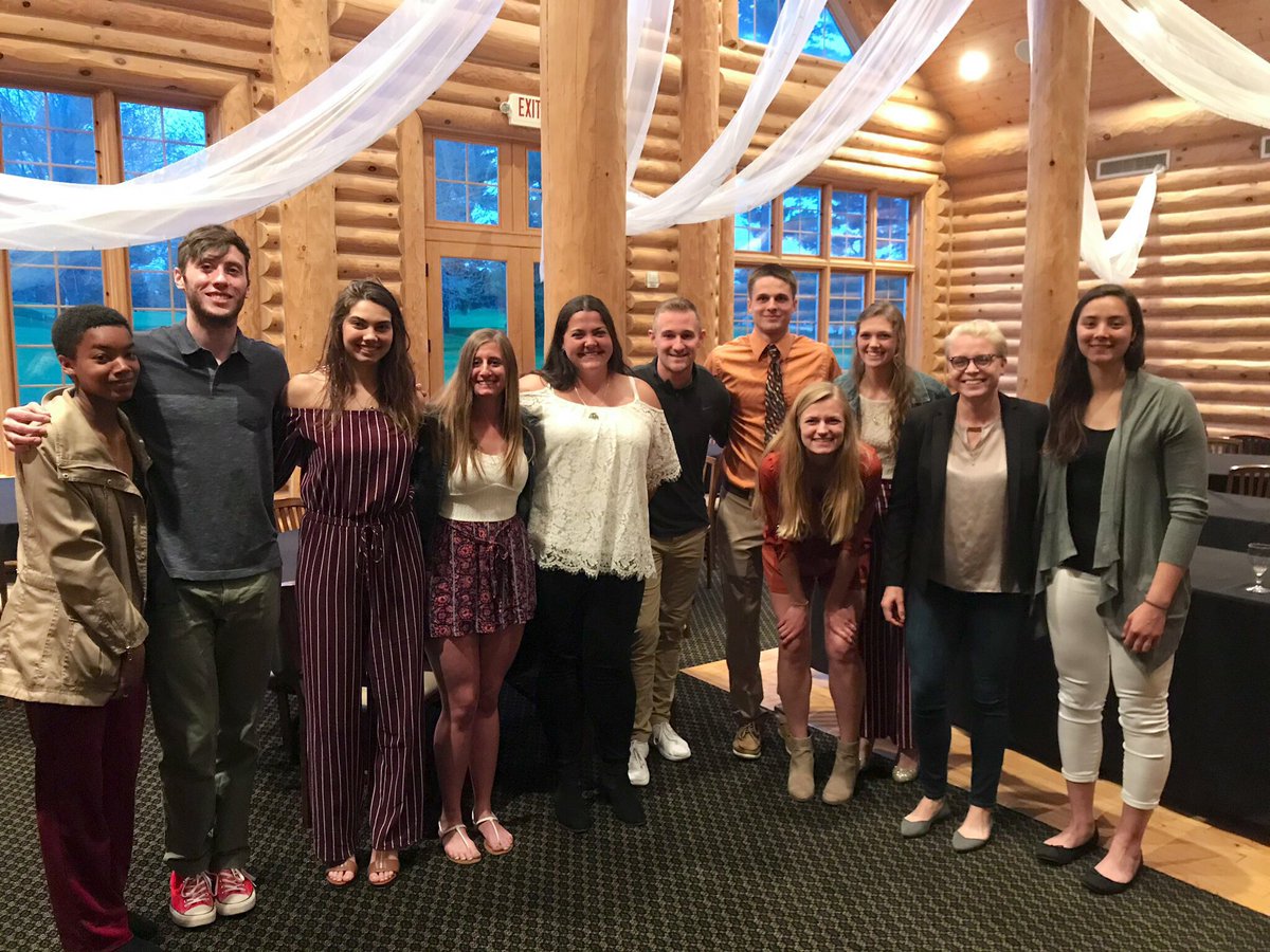 RiponTrackXC's tweet photo. Class pictures 📸
Thanks to our seniors Todd and Dakota for their dedication to growing this program. #RCTF https://t.co/ublccYRtJr