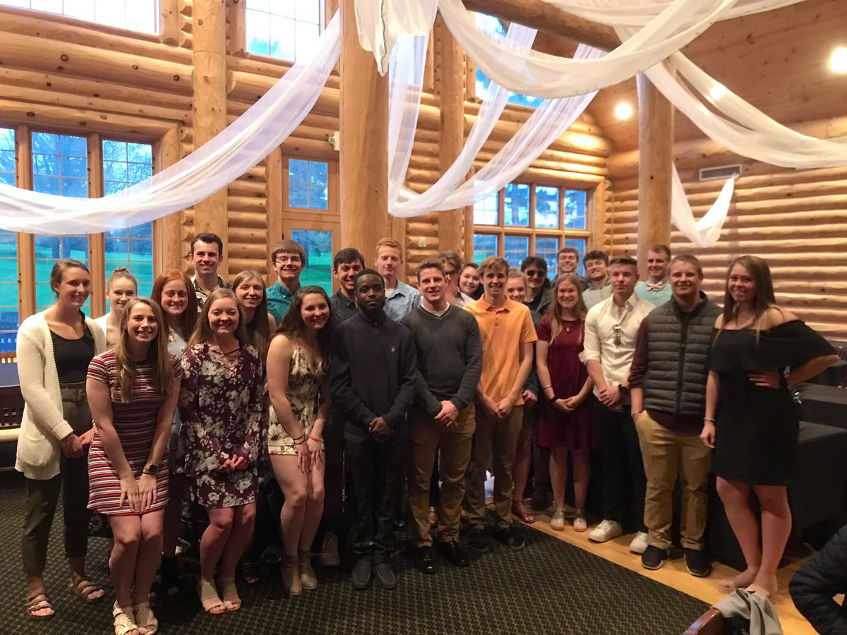 RiponTrackXC's tweet photo. Class pictures 📸
Thanks to our seniors Todd and Dakota for their dedication to growing this program. #RCTF https://t.co/ublccYRtJr