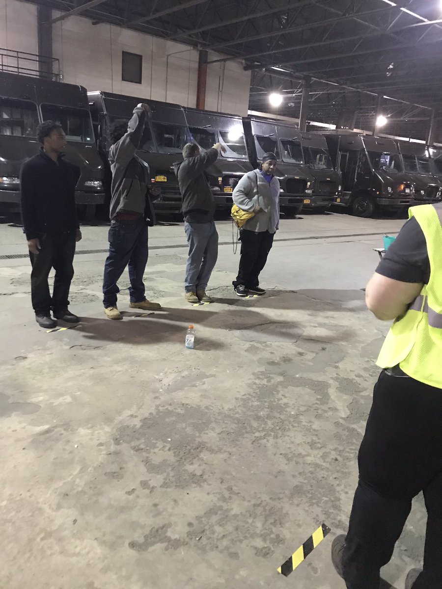 Albany hub employee telling their co workers to join in!! Safety spring fling just getting warmed up...
#smilesformiles