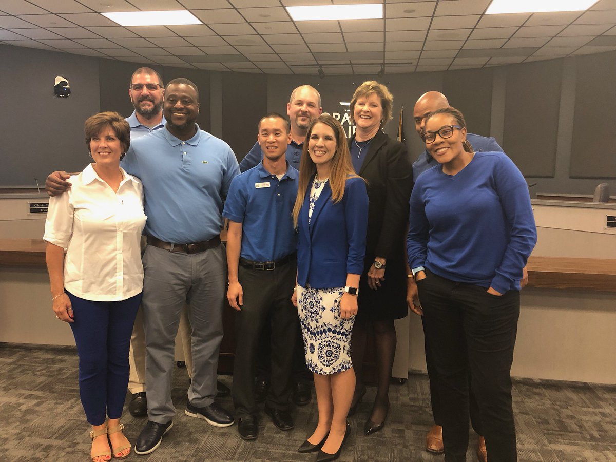 SGP administrators go blue in support of Laigha Boyle, the new Principal of <a href="/GPHSGophers/">Grand Prairie HS</a>!
