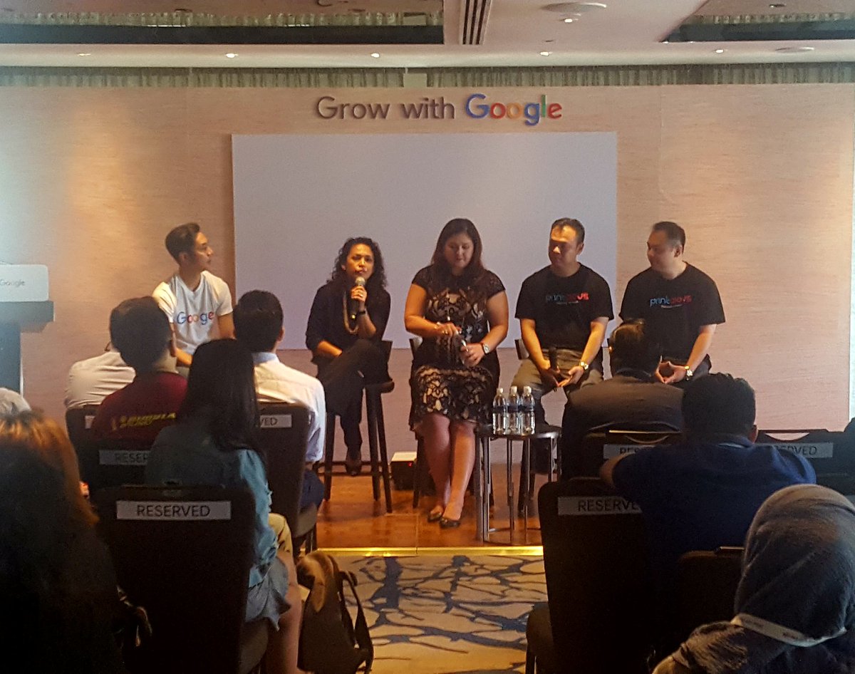 GoogleMsia's tweet photo. Perniagaan tempatan @exotic_borneo dari Kota Kinabalu, #Poppies dari Kuching dan @printcious dari KL berkongsi pengalaman mengembangkan perniagaan di atas talian. #GrowWithGoogle https://t.co/nzL4jUeM6n