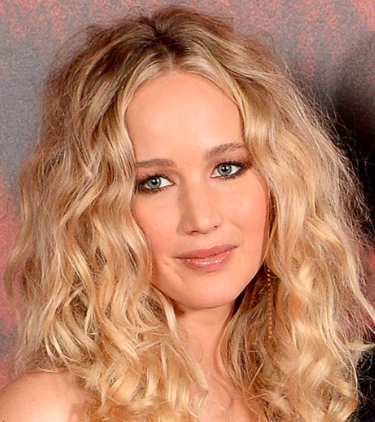 CelineE_93's tweet photo. @MrsThorsenSMS @SchwabSMS @stratford_IC A1: @mariekeyn I would cast Jennifer Lawrence for Autumn. Autumn has grey-blue eyes and blond hair, just like Lawrence. "...bouncy blond hair..." (Nijkamp 97). "...grey-blue eyes..." (Nijkamp 20). https://t.co/o9nOHgBgVj