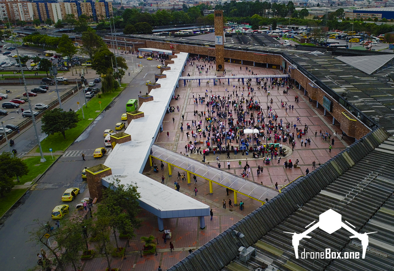 droneboxone's tweet photo. #droneBoxOne participó en el simulacro de evacuación de la Terminal de Transportes del Salitre en Bogotá, donde se realizó el registro fílmico y fotográfico del evento en un espacio aéreo controlado. Conoce nuestros casos de éxito en https://t.co/9zXGbpthSf #drones #dron #dji https://t.co/z2XFjjCeYH