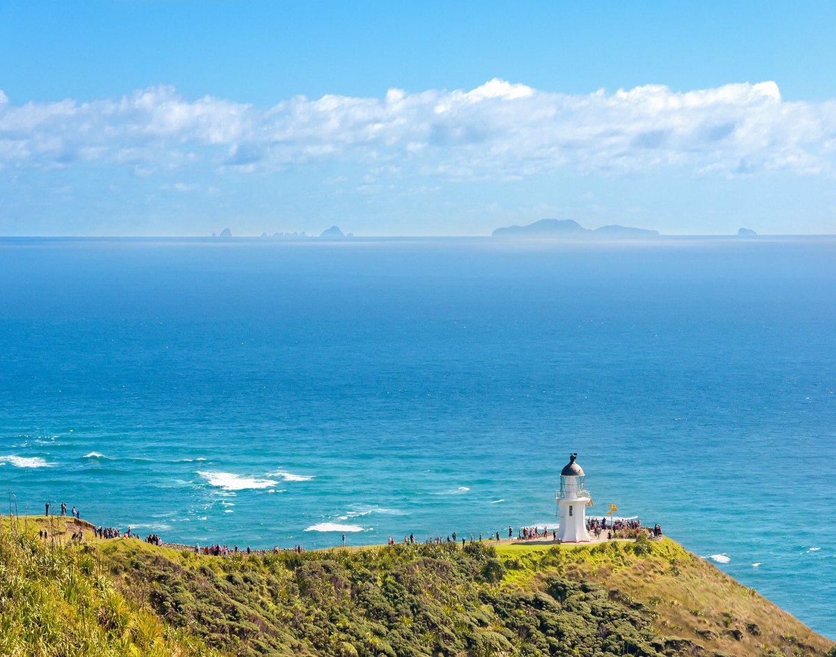 Cape Reinga at the top of the North Island with Three Kings Islands in the distance, a group of 13 uninhabited Islands #nzmustdo
mustdonewzealand.co.nz