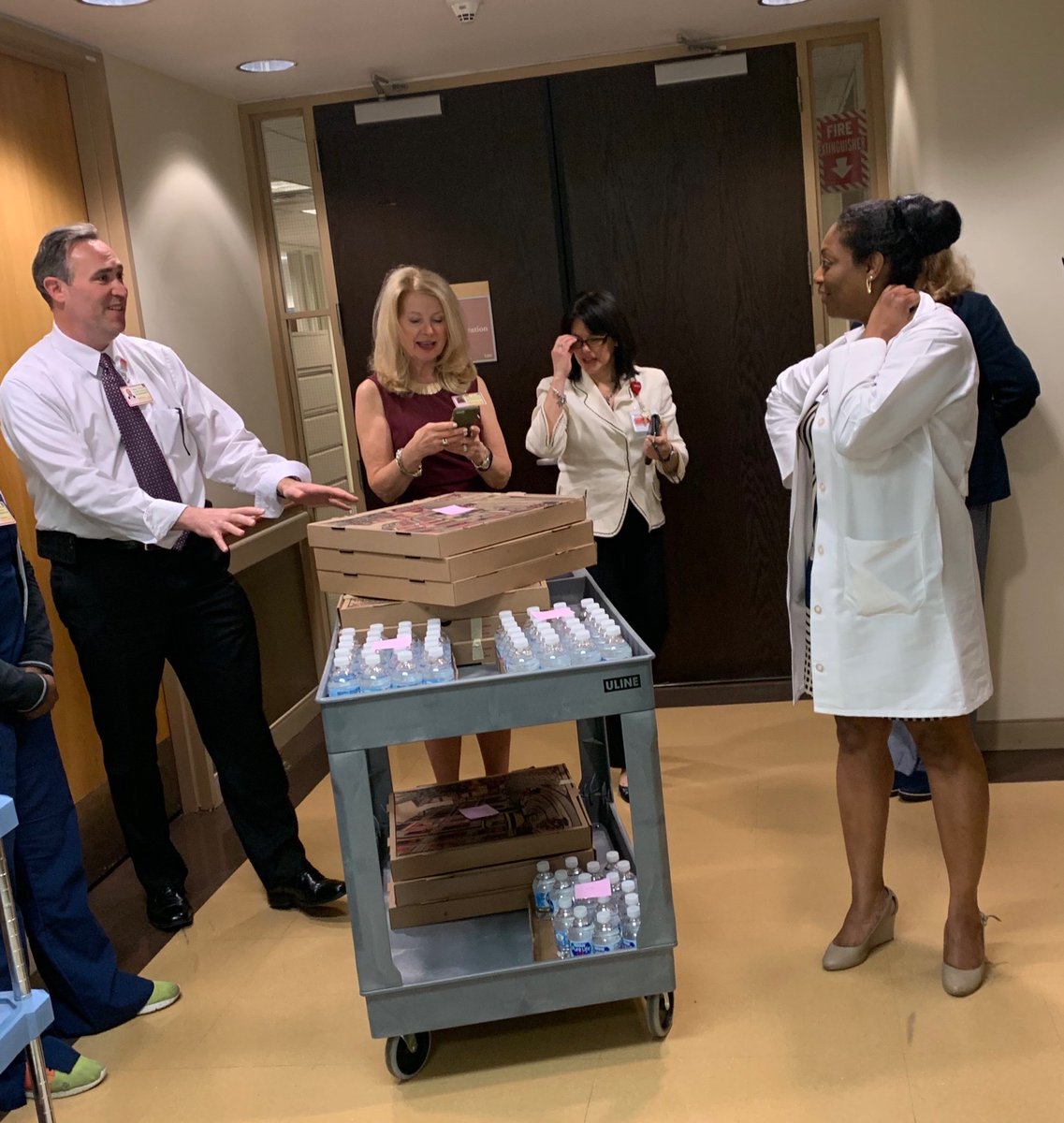 Sabrinakeever's tweet photo. Nursesweek celebrations continue ⁦@NYPHVH⁩ ⁦@corbettnyphv⁩ #nyphvhnursesrock https://t.co/kpf0YjOkJi