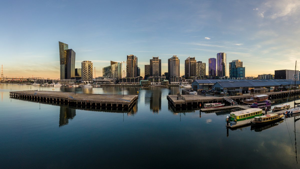 MelbourneDaily's tweet photo. Know anyone who lives in #Docklands? I might have accidentally photographed their house.
Download from https://t.co/M9U3RahfPL #Melbourne https://t.co/RP9ZCQbw0x