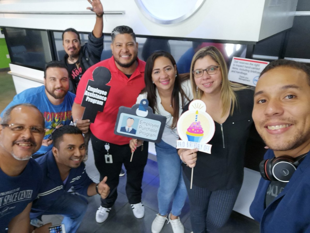 manuLrios's tweet photo. One of the last 🤳 at the #TakillaDay 2️⃣0️⃣1️⃣9️⃣

#ThankYou @ArielatDell @KurtBeermann @espinales_juan @IsakK28 @ynav2715 🤳

#greatplacetowork
#IWork4Dell
😎👍 https://t.co/n5lfjJLgVn
