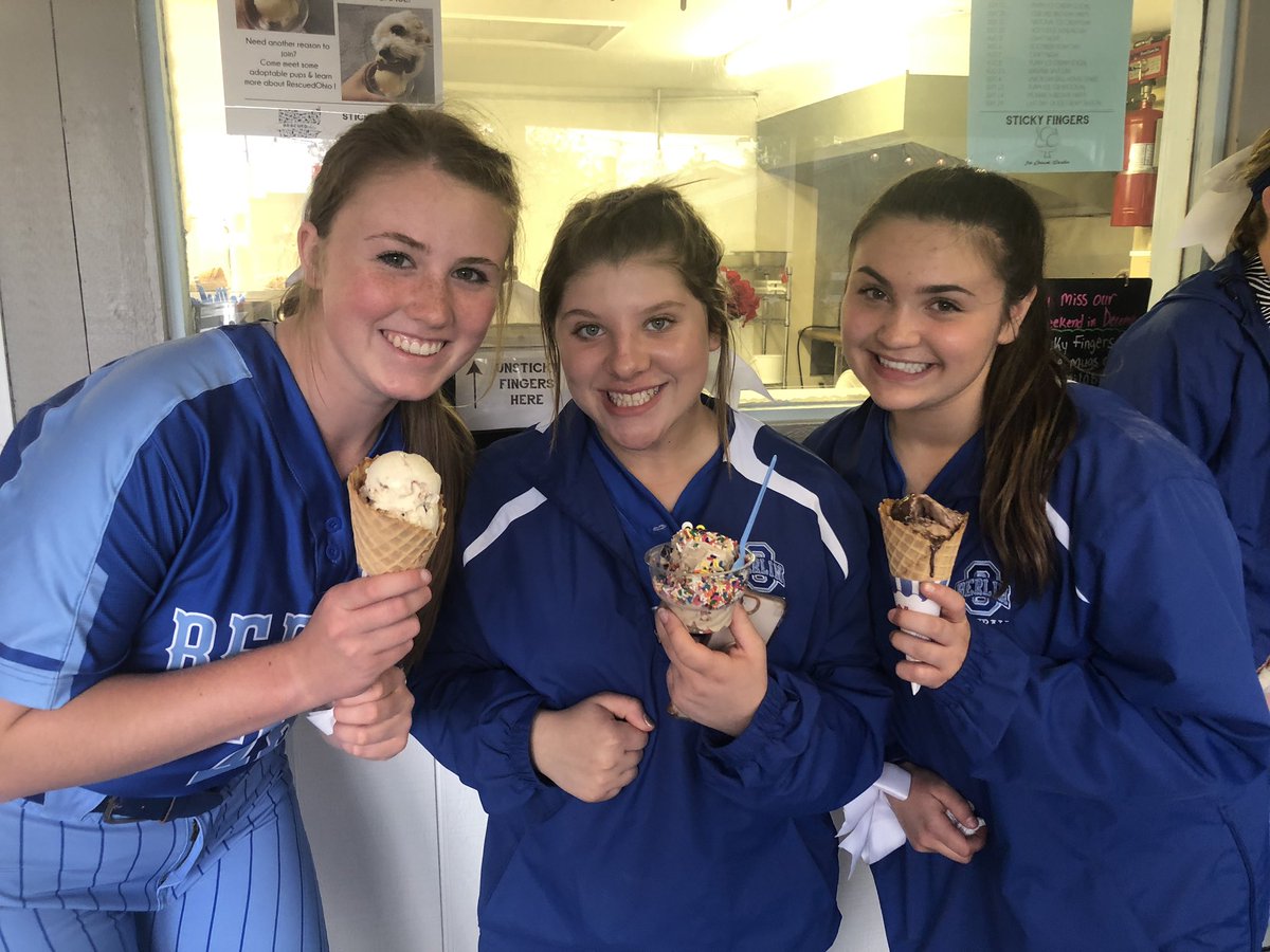 BerlinBearsSB's tweet photo. Rain🌧cancellation means let’s make a 🛑 on the way🏠 @StickysIceCream 

This place was great ✅ 🍦🍨😋 THANKS for having us! 

Now the deal is we must get that DUBB tomorrow 🆚 Highland

#IceCreamForTheWin #Culture #CreatingTraditions #CHICKENS https://t.co/huQppe4N7h