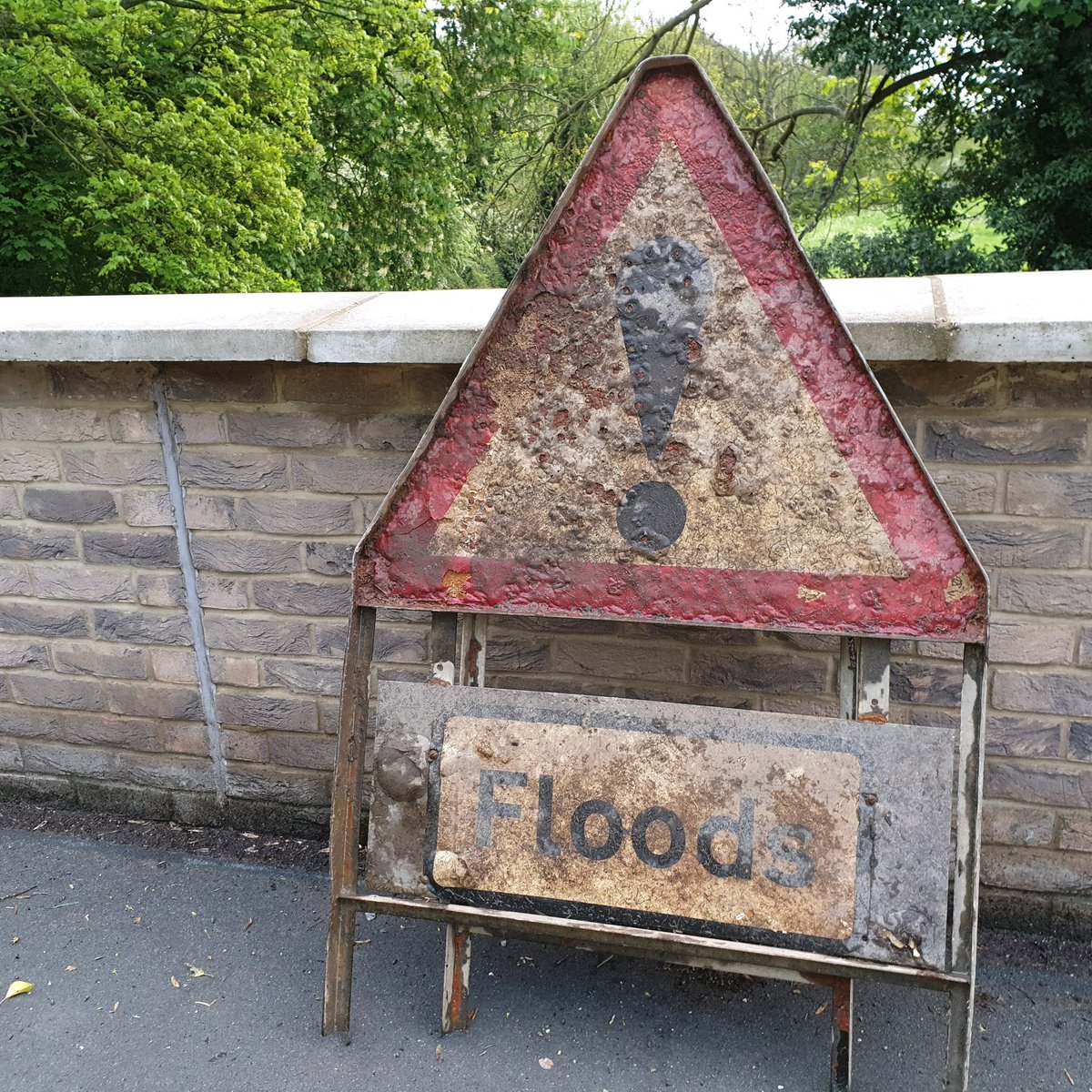 Funny what we find in the uk waterways #Flood #flooding #sign