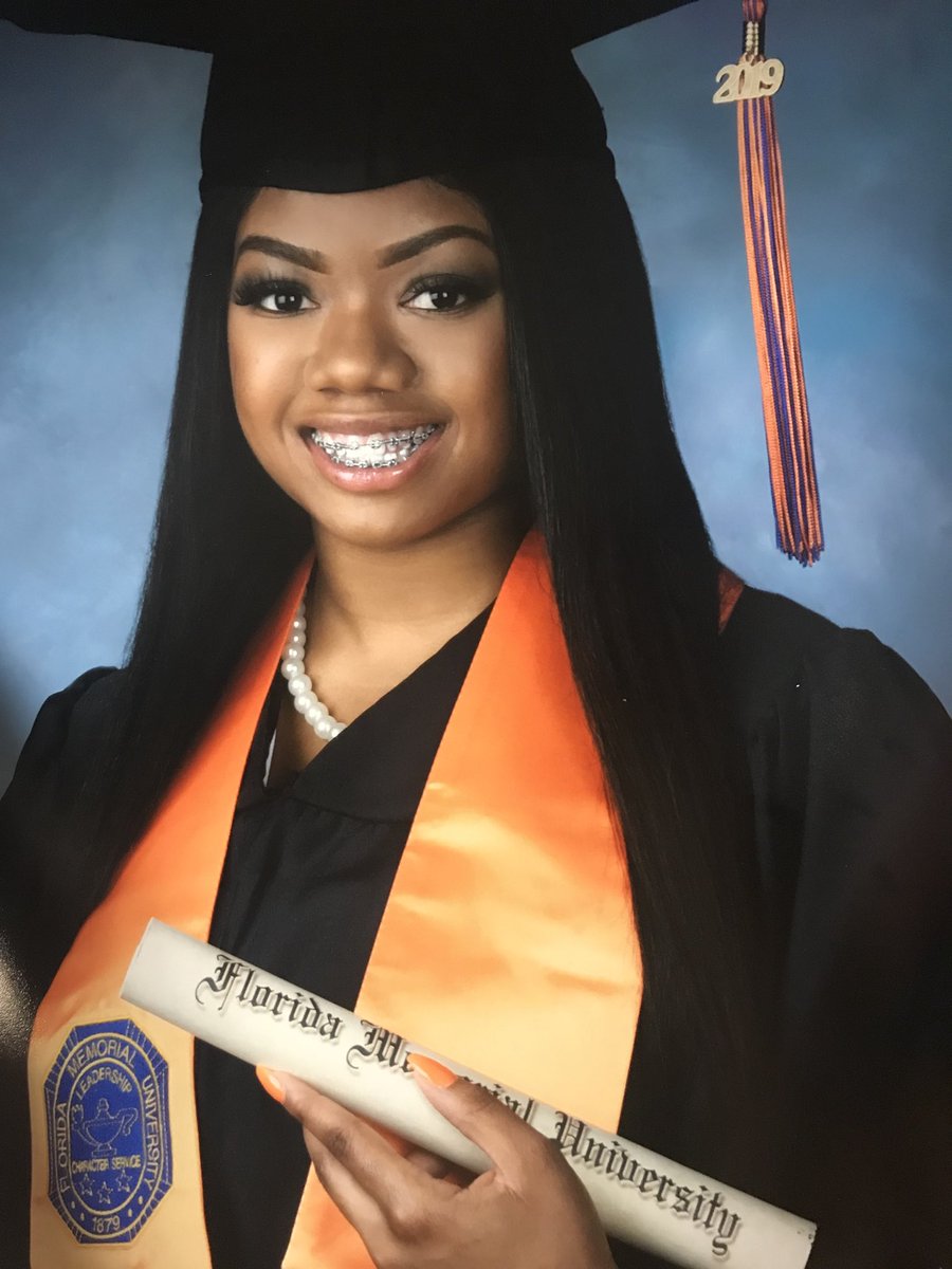 ___TLady's tweet image. Senior Year 👩🏽‍🎓Is For The Tears, Facing The Years Lauding The Cheers ! In Two Days I’ll Officially Be FMU Alumni 🔶🔷@FLMemorialUniv