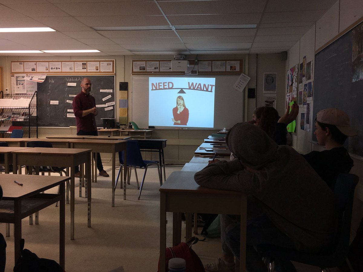 AliciaEliot's tweet photo. Yesterday Brent from the YMCA returned to the Careers classes to talk about financial literacy and gambling. Odds are they learned something! @ISSUpdates @issguidance @SCDSB_Schools @YmcaSimcoe https://t.co/bM7DPZt93I