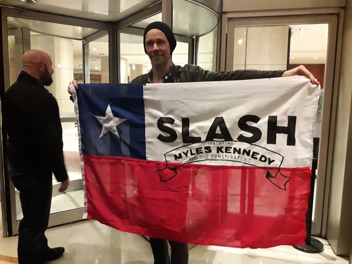 .<a href="/MylesKennedy/">Myles Kennedy</a> 🤘🏻