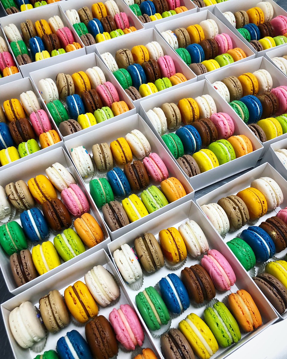 FinessePastries's tweet photo. Custom order gift boxes 😍 https://t.co/i9lU6w34yG