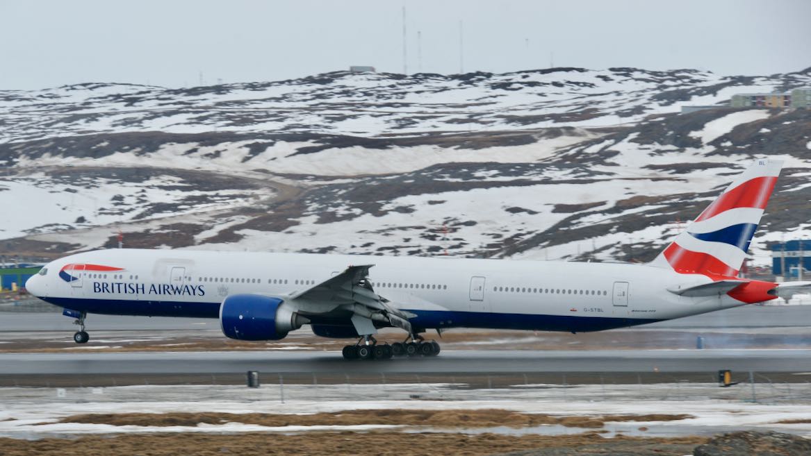 FrankReardon1's tweet photo. @British_Airways flight #BA273 #B777-300ER #GSTBL landing in #Iqaluit #Nunavut for an medical emergency. #LHR to #SAN MAY.9.2019 #YFBSpotters @TomPodolec https://t.co/3VlT42Im9r