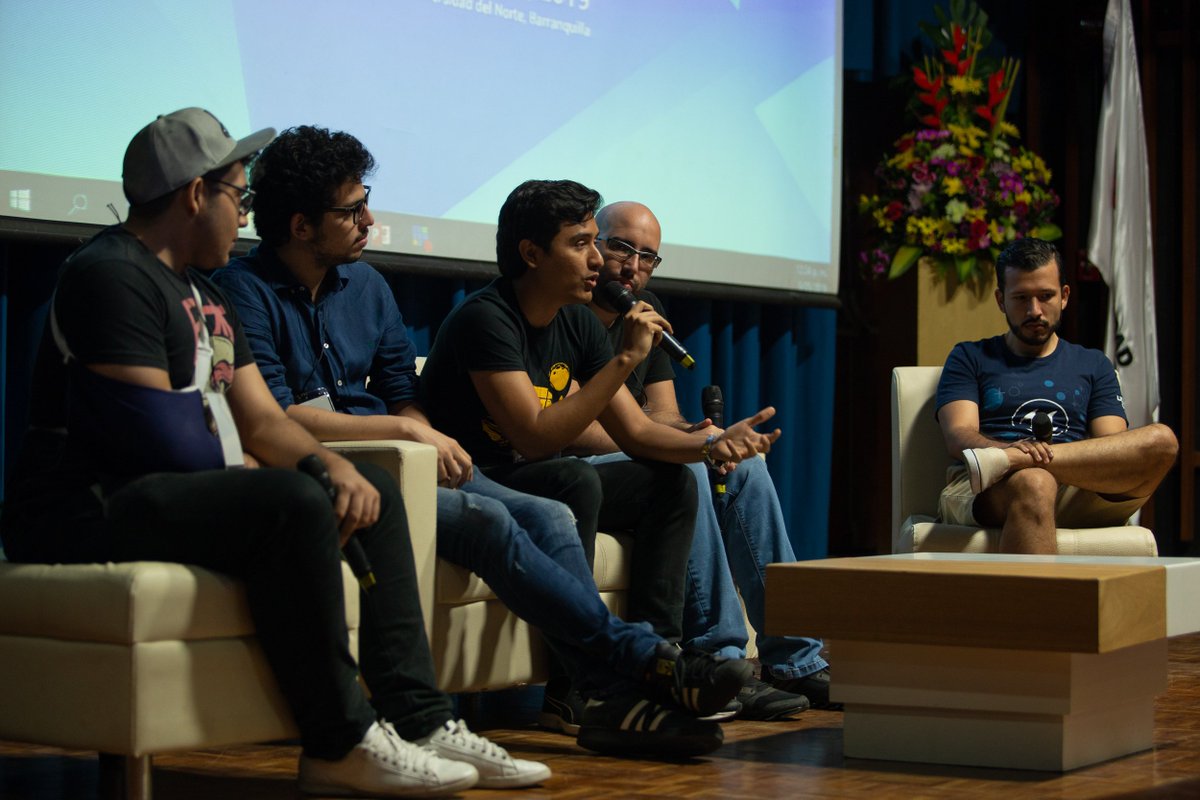 veranodelarosa's tweet photo. Compartimos hoy con 15 expertos internacionales de la industria de los videojuegos, quienes participan en Atlántico Video Game Summit 2019, contando a nuestros jóvenes sus experiencias para impulsar este gran sector de la economía en nuestro departamento. #AVGS2019 https://t.co/zEiDxWIudo