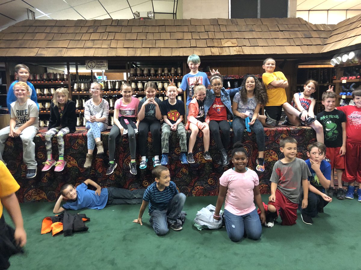 MsSweeniesClass's tweet photo. We had a blast skating today! #HeisnerPRIDE #Why305 https://t.co/x5dhjeNOLy