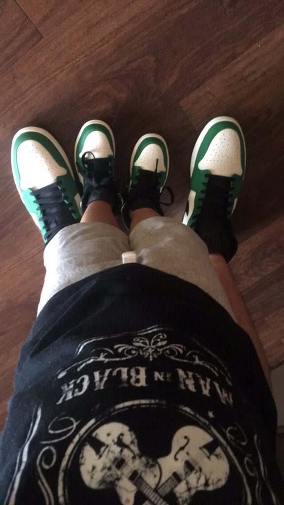 TheRealJakeOdom's tweet photo. Soon as I saw em in the store I knew I had to get a pair for me and my boy. You’re not blood, but you’re still family 4L🤞🏻 https://t.co/x3nJamCtbw