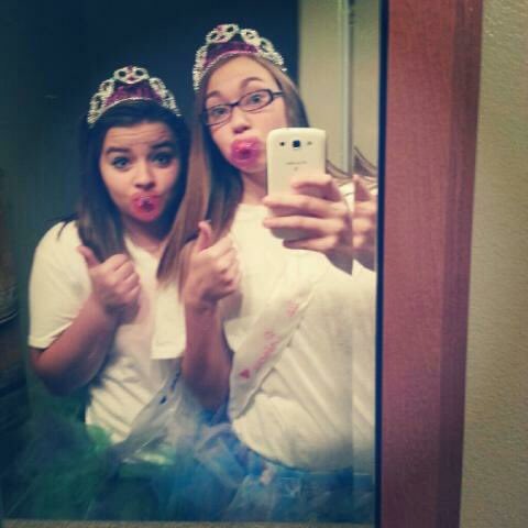 iffylissy's tweet photo. happy happy happy birthday to my bfffffffff💕💕 https://t.co/zZviRPp0mt