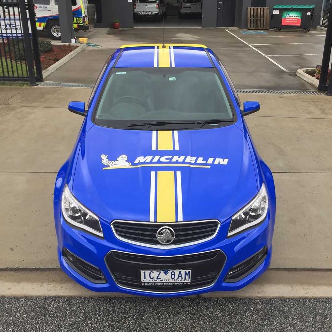 ArlonGraphics's tweet photo. Great #fullwrap by @reedsigns in Australia using #SLXCastWrap with Series 3270 Gloss Overlaminate! #michelin https://t.co/7UURh1eMmH
