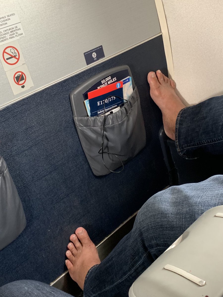 Whoever flew UAL 3571 DTW-ORD 09-May-2019 in seat 1D, you’re nasty. @united @passengershame #passengershaming
