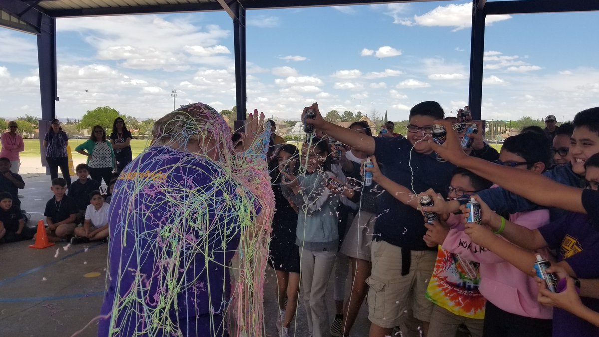 NiDiAcHmTz's tweet image. 5th Grade Rocked STAAR!
So Ms Garcia @OSheaKeleher_ES kept her promise!!!
Way to go CRUSADERS!!!
#wehavethebestprincipal 
#CrusadersPride