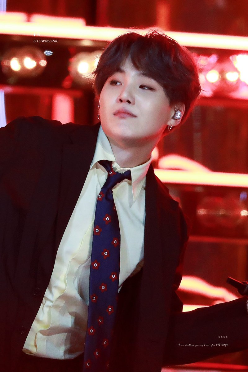 YuNeKo123's tweet photo. ¿Podemos hablar de lo hermoso que es Yoongi, y de lo precioso q se ve sonriendo de esta manera?

@BTS_twt #PremiosMTVMIAW #MTVLAFANDOMBTSARMY #MTVLAKPOPBTS #MTVLAINSTAGLJUNGKOOK https://t.co/aqbBWdBm5c