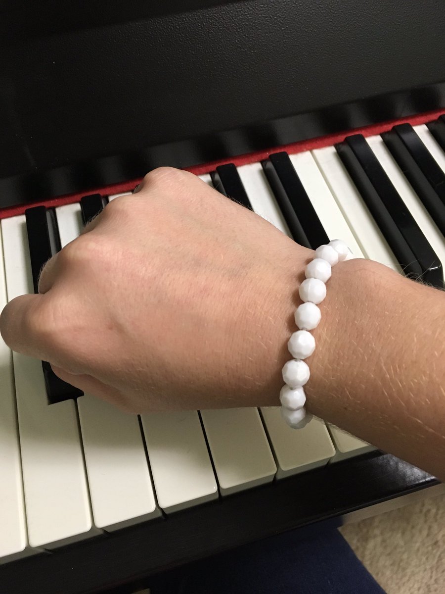 msamandaleah's tweet photo. One of my little voice students gave me a friendship bracelet tonight and now I want to cry. Maybe I’m a sap but it’s nice to know that your students like you. 😭 #icry #workingsoprano https://t.co/yS7tOBVWQm