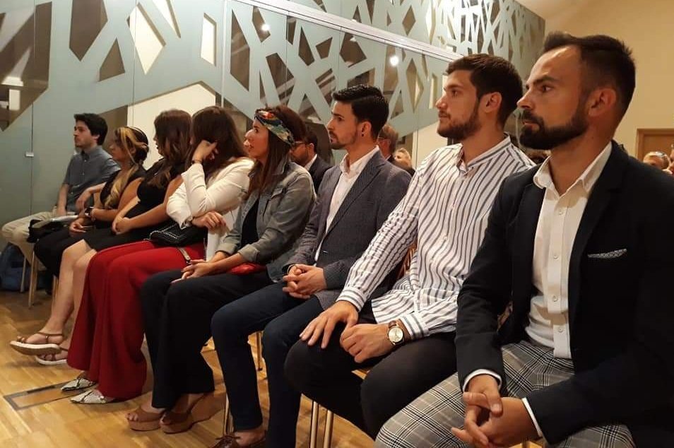 Hoy hemos puesto el punto y final al XVII Curso de Periodismo Taurino <a href="/cursopertaurino/">Curso Period taurino</a> Fundación Wellington. 
Ha sido un placer tirar una vez más p'alante y apostar por el futuro de la información taurina!
Ahora quedan los recuerdos y los buenos deseos.
Mucha suerte para todos!