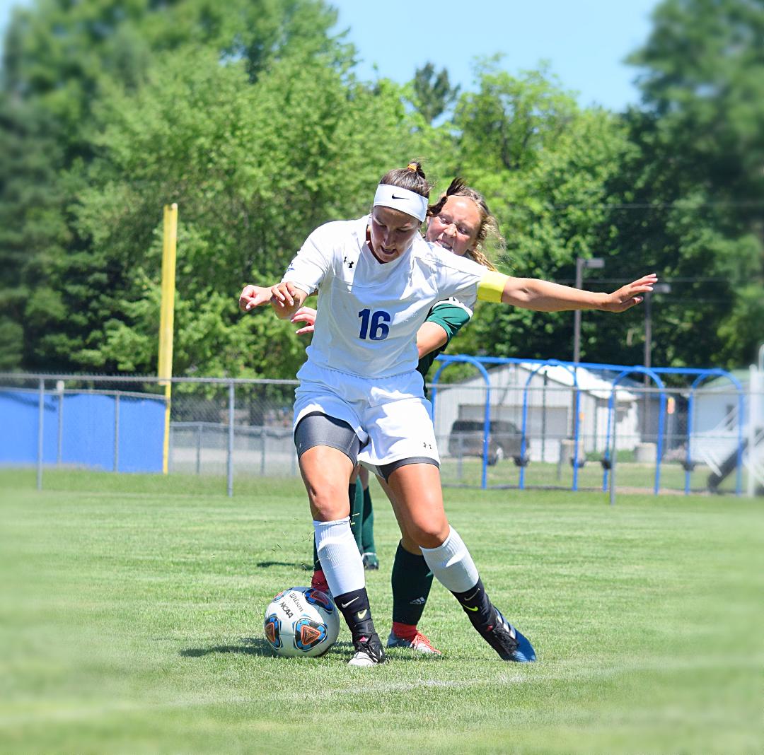 mdnsports's tweet photo. Gladwin soccer star Lauren Seebeck recently reached a significant career milestone which has been achieved by only one other player in program history. Read more in Fred Kelly's story at https://t.co/RxDKt5DVcG. https://t.co/RVf8FHJIxF