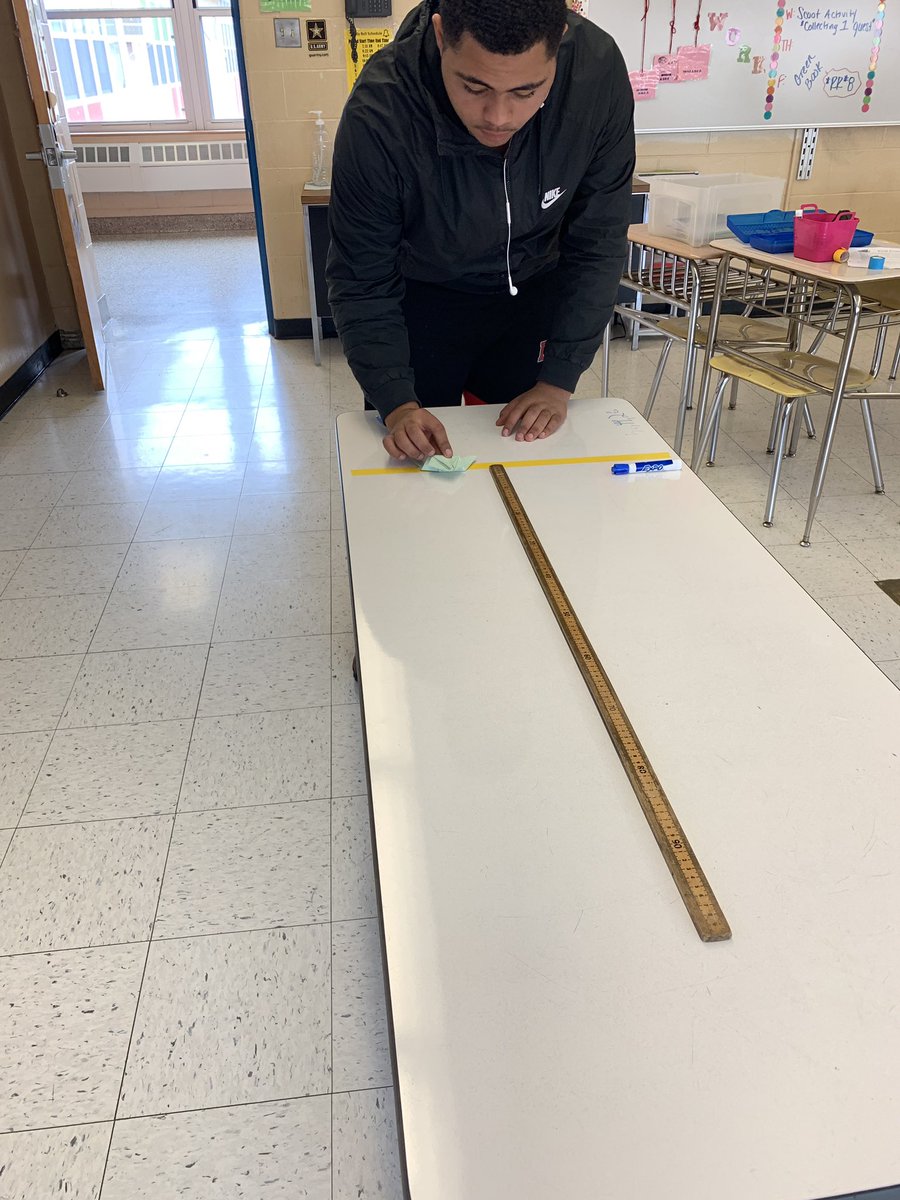 deck_math10's tweet image. Frogolisous + Lab period! Frog Jump-a-thon to collect/analyze data. #algebra #statistics #welovemath @KetchamNation