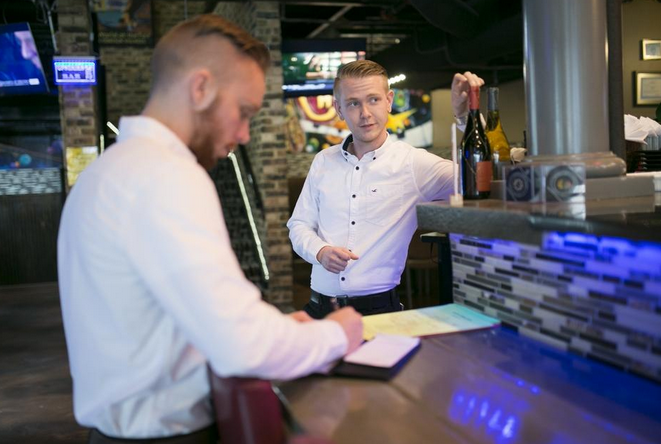 KevinMHaas's tweet photo. Nice story from @derrickhmason on an upscale downtown restaurant that has quietly built a reputation for giving homeless people a second chance. https://t.co/h8Uekkeayk 📸by @scottpyates https://t.co/CzfJPC2KHW