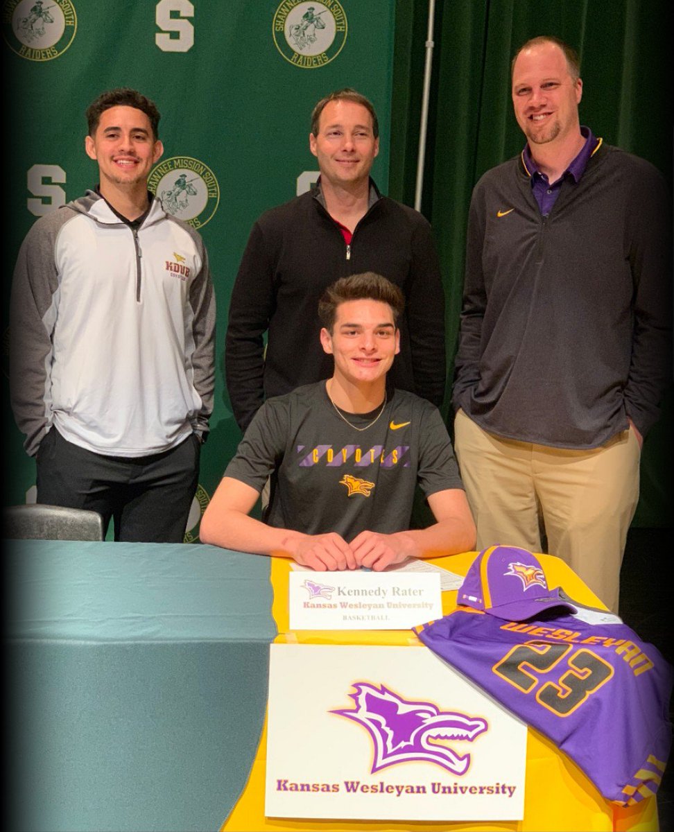 KennedyRater's tweet image. new chapter📖 #kdub 💜💛