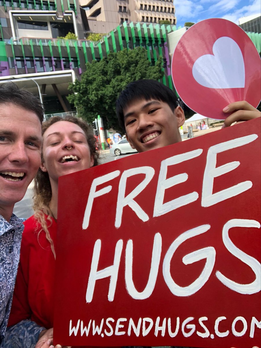 Jumped off #goodwillbridgeswing for ⁦<a href="/HearAndSay/">Hear and Say</a>⁩ &amp; get a #FREEHUGS from ⁦<a href="/ccsaus/">Childhood Cancer Support Australia</a>⁩ on the way back to work #grateful #community #deafkids