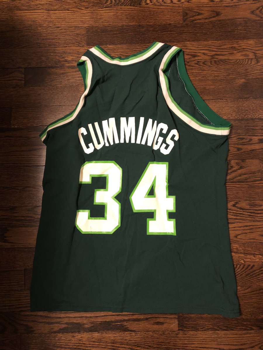 BaynesFanClub's tweet photo. 🚨🚨🚨UABFC GIVEAWAY🚨🚨🚨

Baynes battled the Bucks but Boston still got bounced. Because they say true character is truly revealed in times of defeat, The Unofficial Aron Baynes Fan Club is giving away a jersey of Bucks legend, Terry Cummings. Retweet for your chance to win. https://t.co/sC0wyNInhv