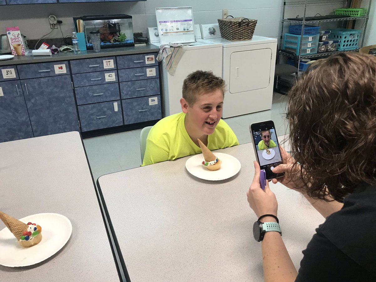 Wildcats_LEAD's tweet photo. MS. Ervin’s Gifted Mind’s Class had an AWESOME xperience today when they participated on their own version of Nailed It! Students had to create a dessert based on a model that was in front of them. All of these guys did an AMAZING job! #WildcatXperience https://t.co/eJYu1dwjKy